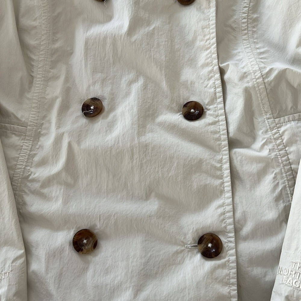 North Face lightweight nylon off white jacket - Picture 3 of 15
